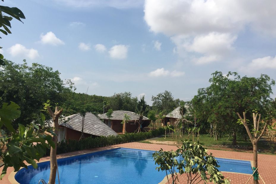 kampong cham - hanchey bamboo resort - zwembad